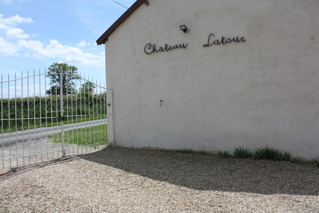 Chateau Latour Fours  Bagian luar foto