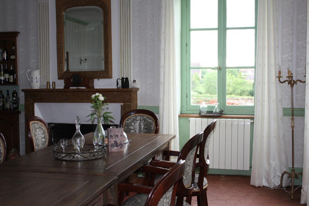 Chateau Latour Fours  Bagian luar foto