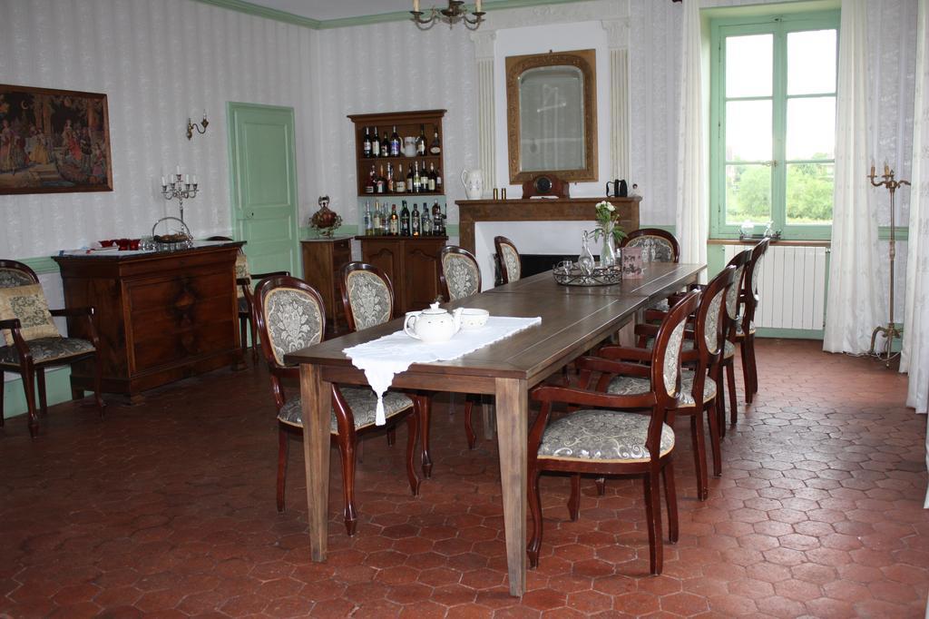 Chateau Latour Fours  Bagian luar foto