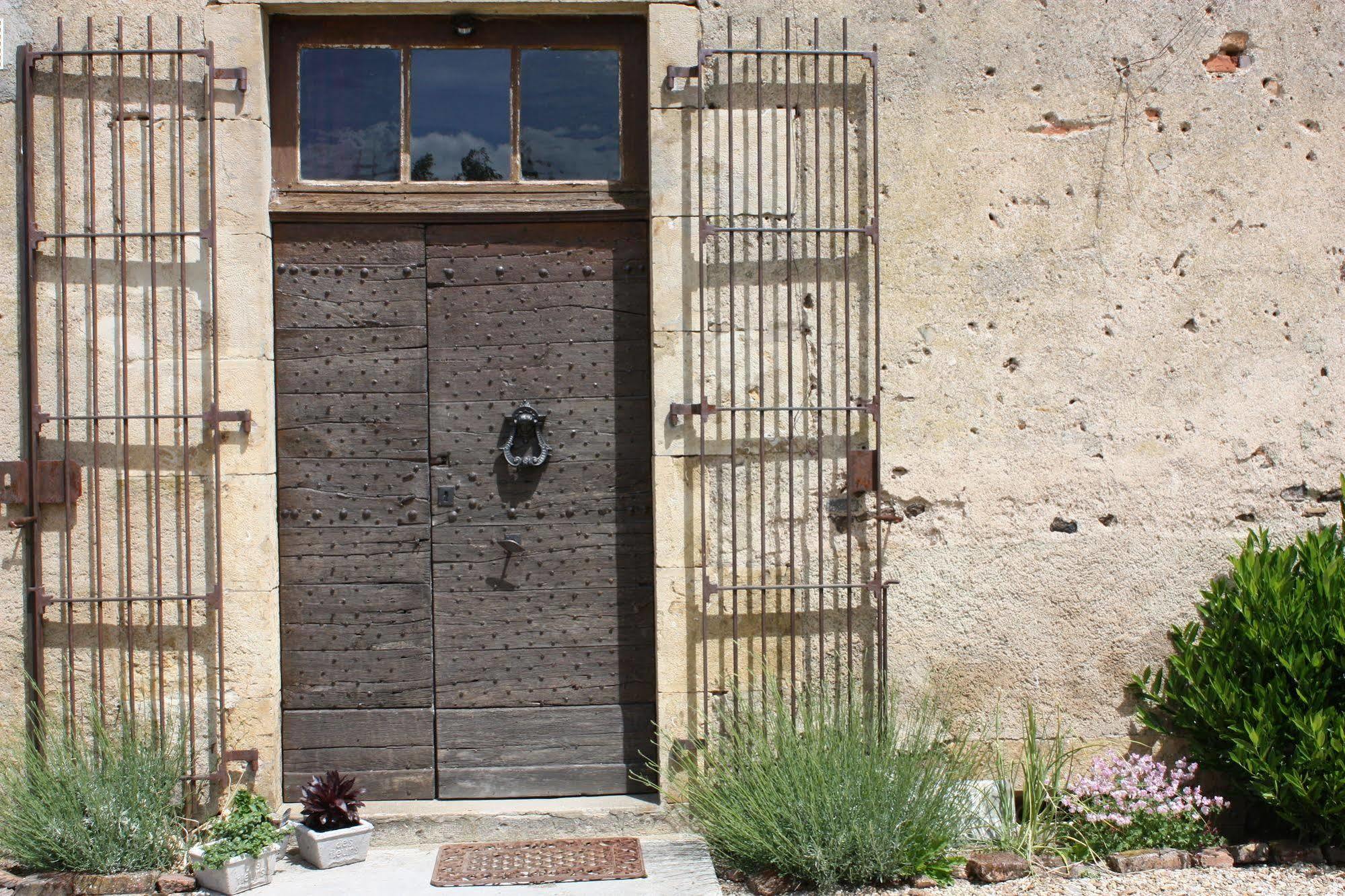 Chateau Latour Fours  Bagian luar foto